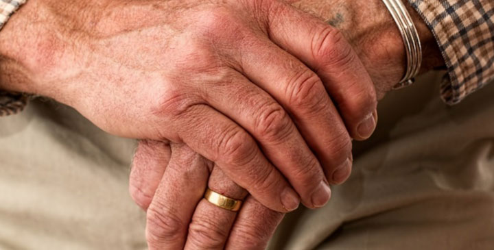 Pandemi süresince, yaşlıların huzurevlerinde vakitlerini daha verimli geçirebilmeleri için sosyal