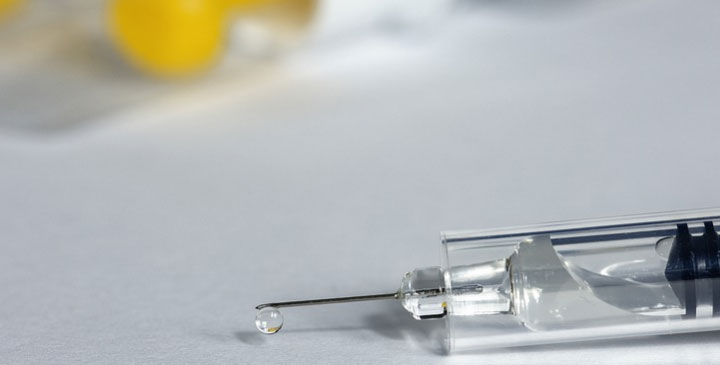 Ateş, baş ağrısı, yorgunluk ve mide bulantısı gibi yan etkiler,