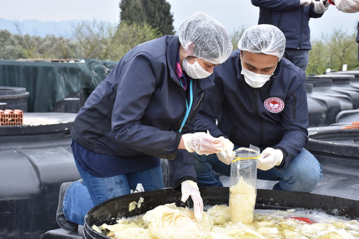 Turşu Tankında Dans’a Bakanlık El Koydu ! Tarım ve Orman Bakanlığı tarafından yapılan açıklamada, turşu tankına girerek