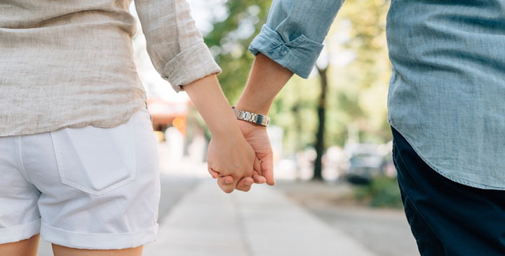 Amerikan şirketi Johnson & Johnson’ın Covid-19 aşısını olduktan sonra altı