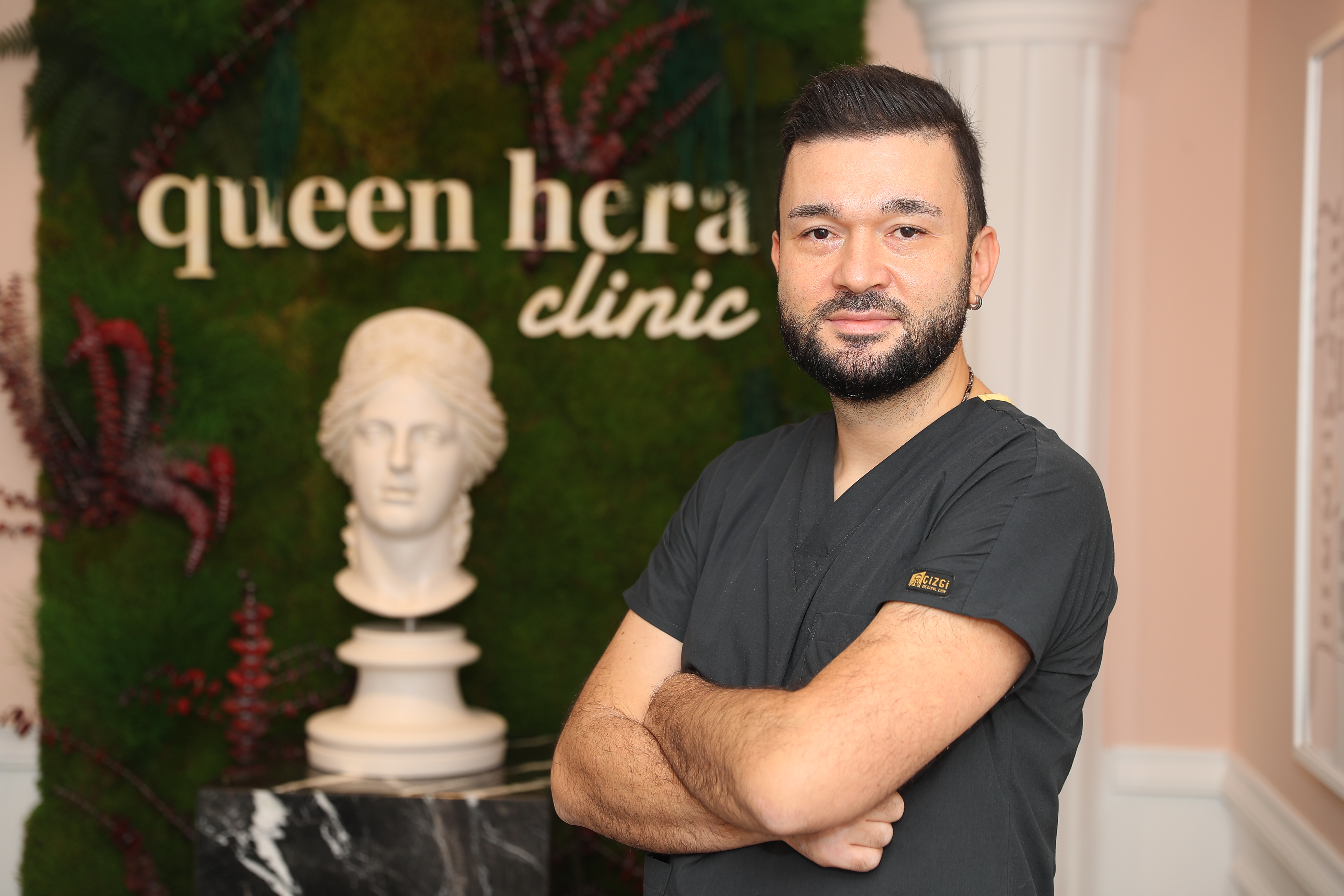 Kadın Hastalıkları ve Doğum Uzmanı Op.Dr. Emre Canverenler, hamilelere deniz