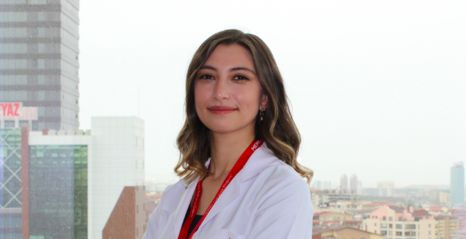 Diş Beyazlatma Nasıl Olmalı ? Temizliğin ve sağlığın işaretlerinden biri olan beyaz dişler, özgüveni artırırken