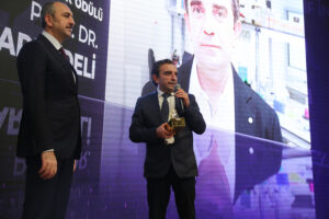 Mehmet Akif İnan Vakfı tarafından Yedi Güzel Adam’ın aksiyoneri, şair-yazar,