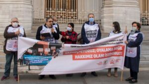Hekimler Eylemde Türk Tabipleri Birliği (TTB) Tabip odaları ile birlikte,