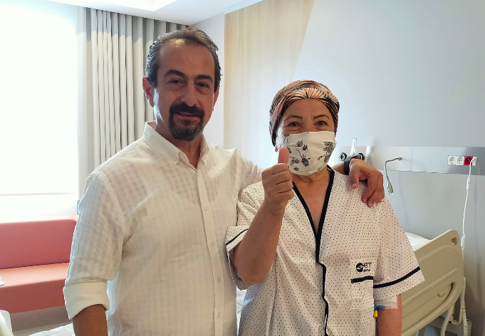 Belden başlayarak bacağına yayılan ağrı şikayetiyle hekime başvuran Emine Gürkan,