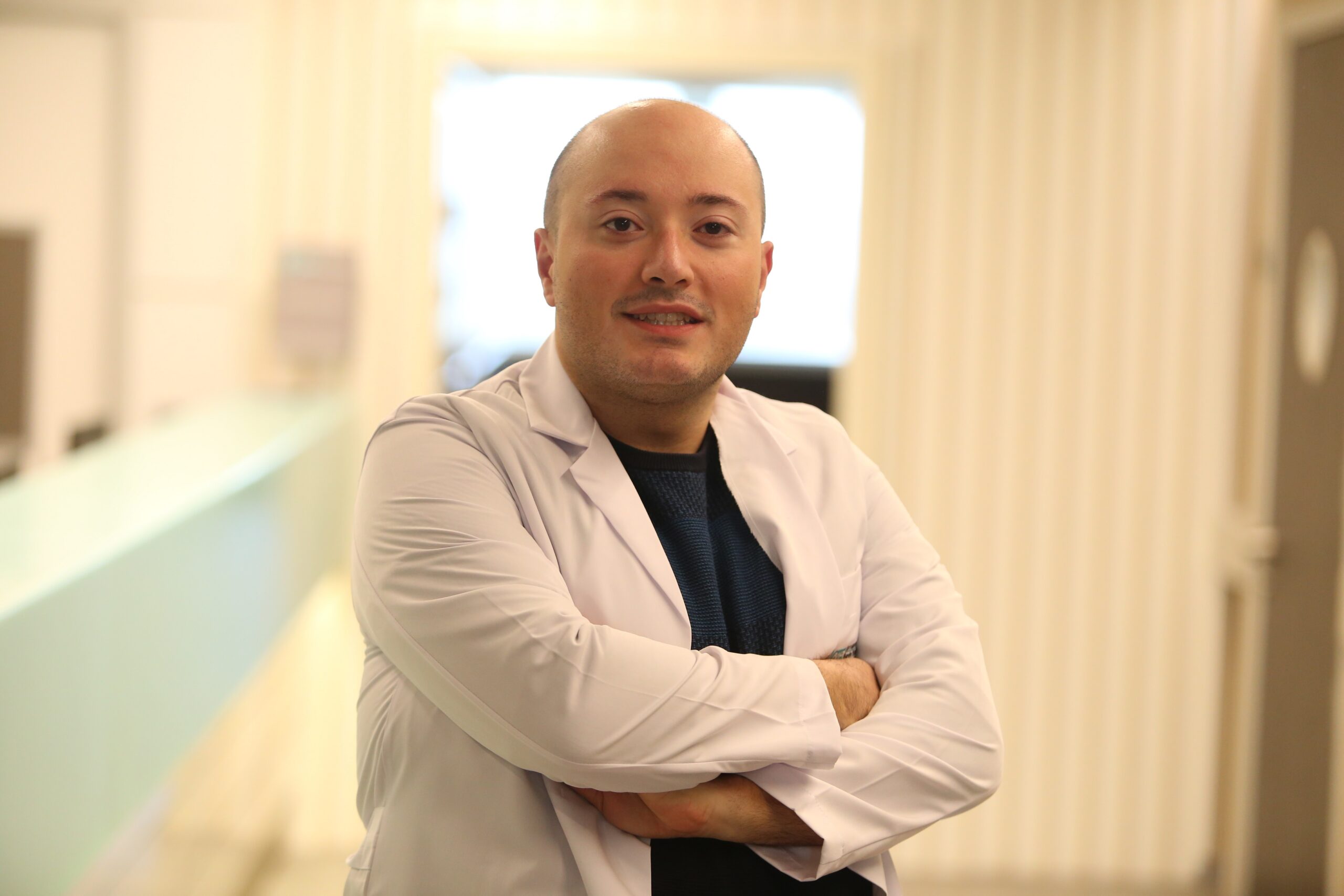 Sürekli öfke duymanın bir kişilik özelliği olarak belirdiği kişilerin daha