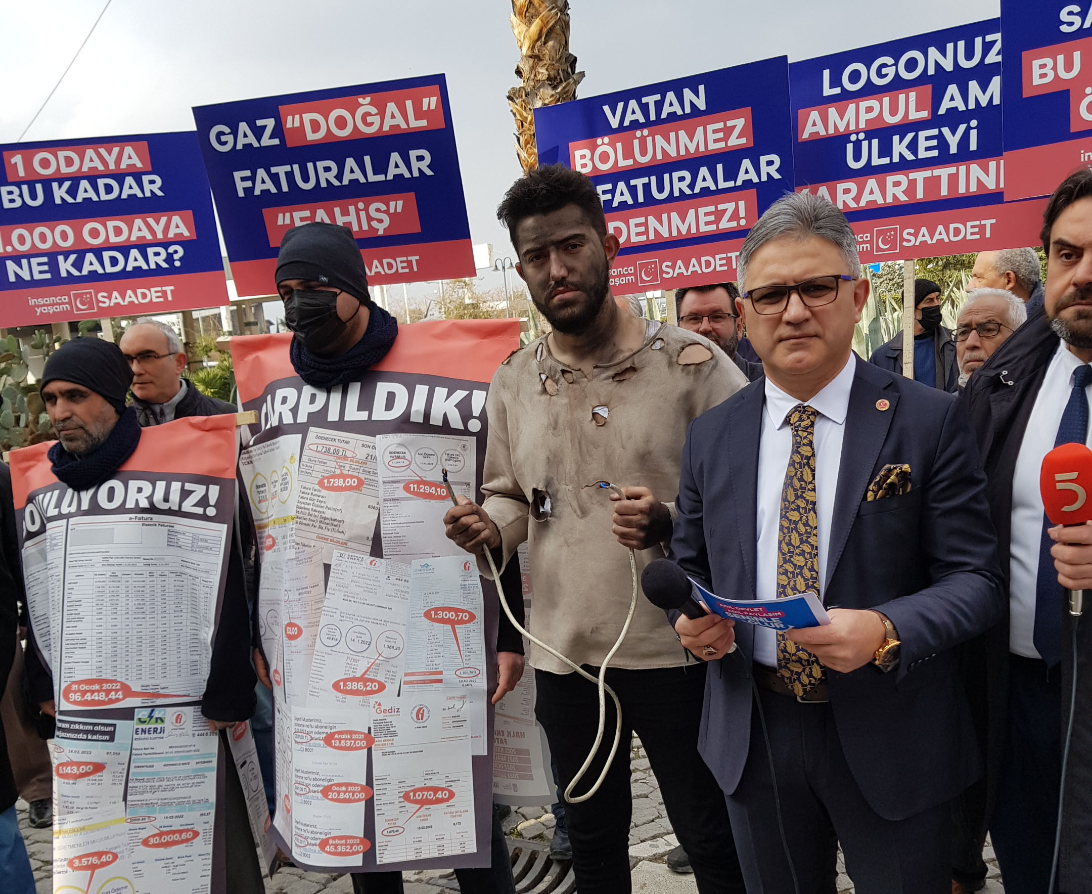 Saadet Partisi İzmir İl Başkanlığı, elektrik ve doğalgaza yapılan yüksek