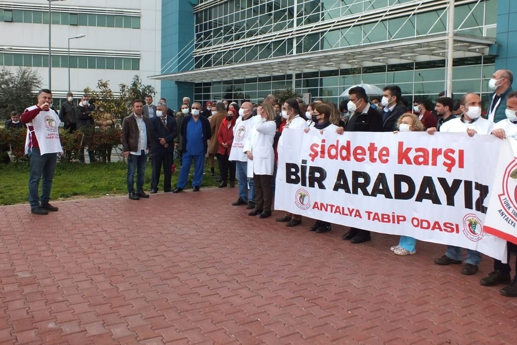 Kepez Devlet Hastanesi’nde Şiddet Eylemi