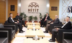 Eğitim-Bir-Sen ve Memur-Sen Genel Başkanı Ali Yalçın, öğretmen açığının yüz
