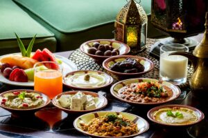 Ramazan ayında çeşit çeşit yemeklerle süslenen sofralar, kilo problemine neden