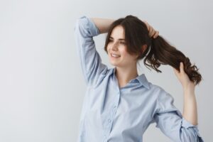 Erkekler arasında en sık başvurulan estetik uygulamalarının başında gelen saç
