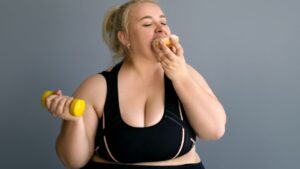 Duyguları tanımlamada ya da algılamada zorluk yaşanması, tıkınırcasına yeme ataklarını