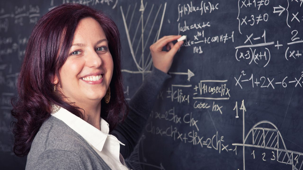 Eğitim-Bir-Sen,”Eğitimin temel sorunları çözülmeli, kalıcı politikalar üretilmelidir”diyerek eğitimin temel sorunlarına