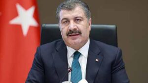 Sağlık Bakanı Fahrettin Koca ambulansa yol  vermeyen araç sürücülerine tepki