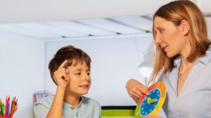 Otizmli bir oğlan çocuk annesi Sedef E.  X Platformu hesabında,