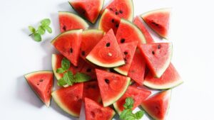 Karpuz sindirim sisteminin sağlıklı çalışmasına destek oluyor. Kalp ve kanser
