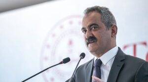 Bakan Özer, İstanbul Sanayi Odası Toplantısına Katıldı