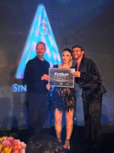 Güzellik ve makyaj uygulamalarında dünya çapında kabul gören PhiAcademy’nin Grand