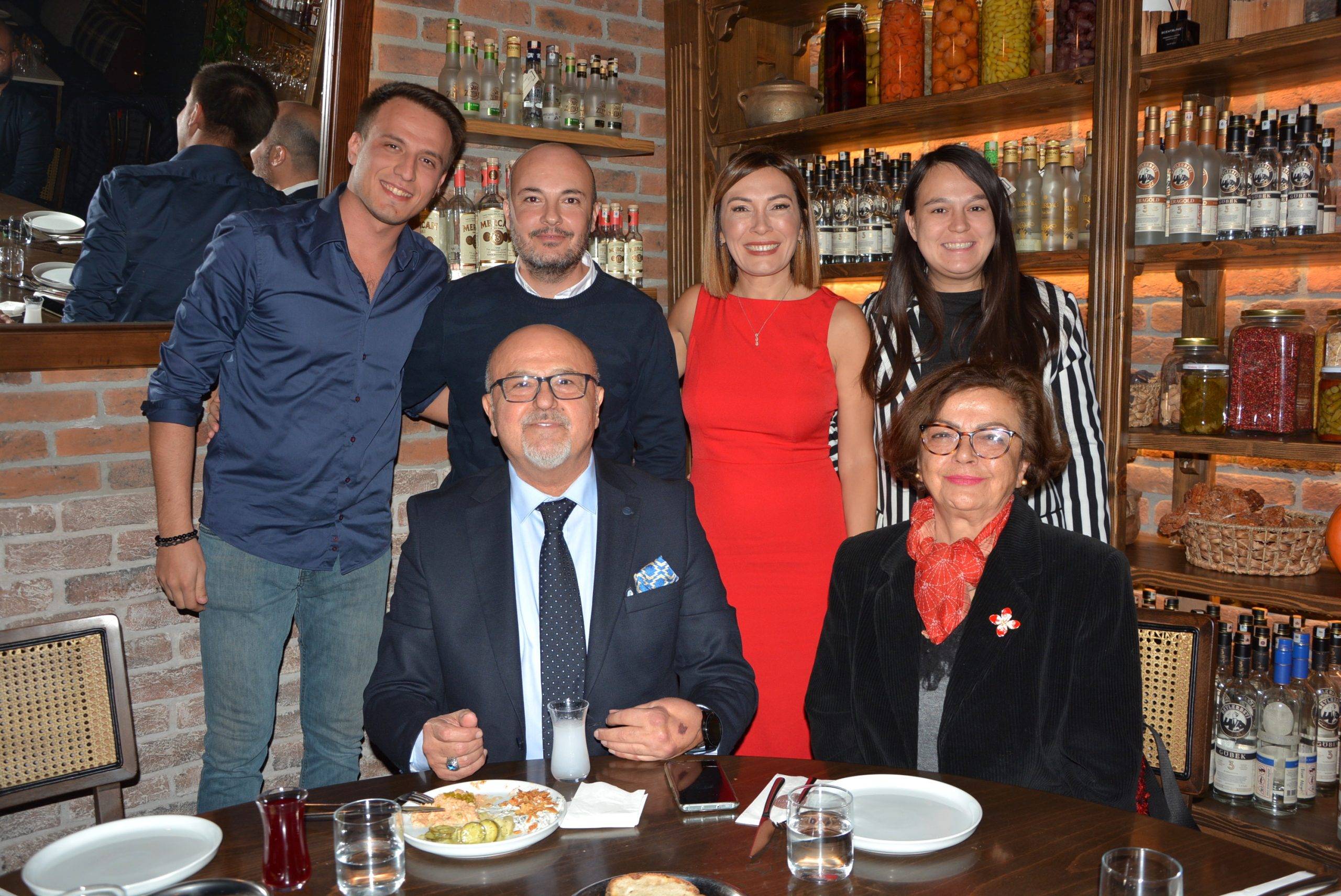 Tanyer Yapı yönetici, çalışanları ve çözüm ortakları düzenlenen yılbaşı yemeğinde