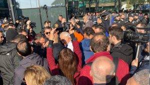 İstanbul Tabip Odası’nın Bağcılar Medipol Mega Hastanesi önünde serbest hekimlerin
