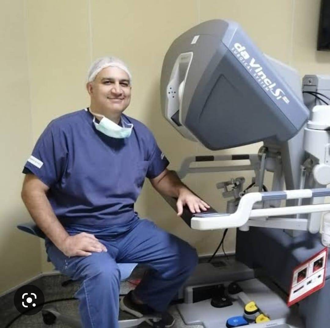 Obezite Tedavisinin Paryalan Yıldızı: Robotik Cerrahi