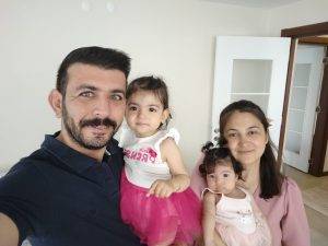 İzmir’in Torbalı ilçesinde yaşayan SMA hastası 2 buçuk yaşındaki Azra