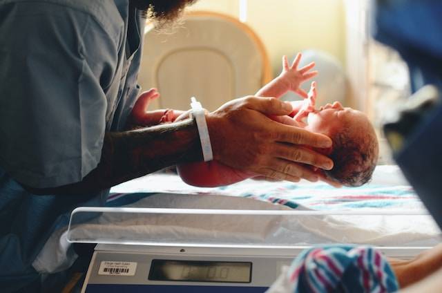 Sezaryen Doğum Bebeklerde Egzemaya Yol Açıyor