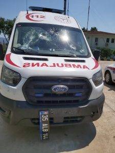Sağlıkta şiddet durmak bilmiyor. İzmir Selçuk’ta 112 acil ambulans ekibine