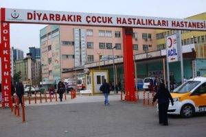 Diyarbakır Çocuk Hastalıkları Hastanesi’nde görevli Sağlık ve Sosyal Hizmet Emekçileri