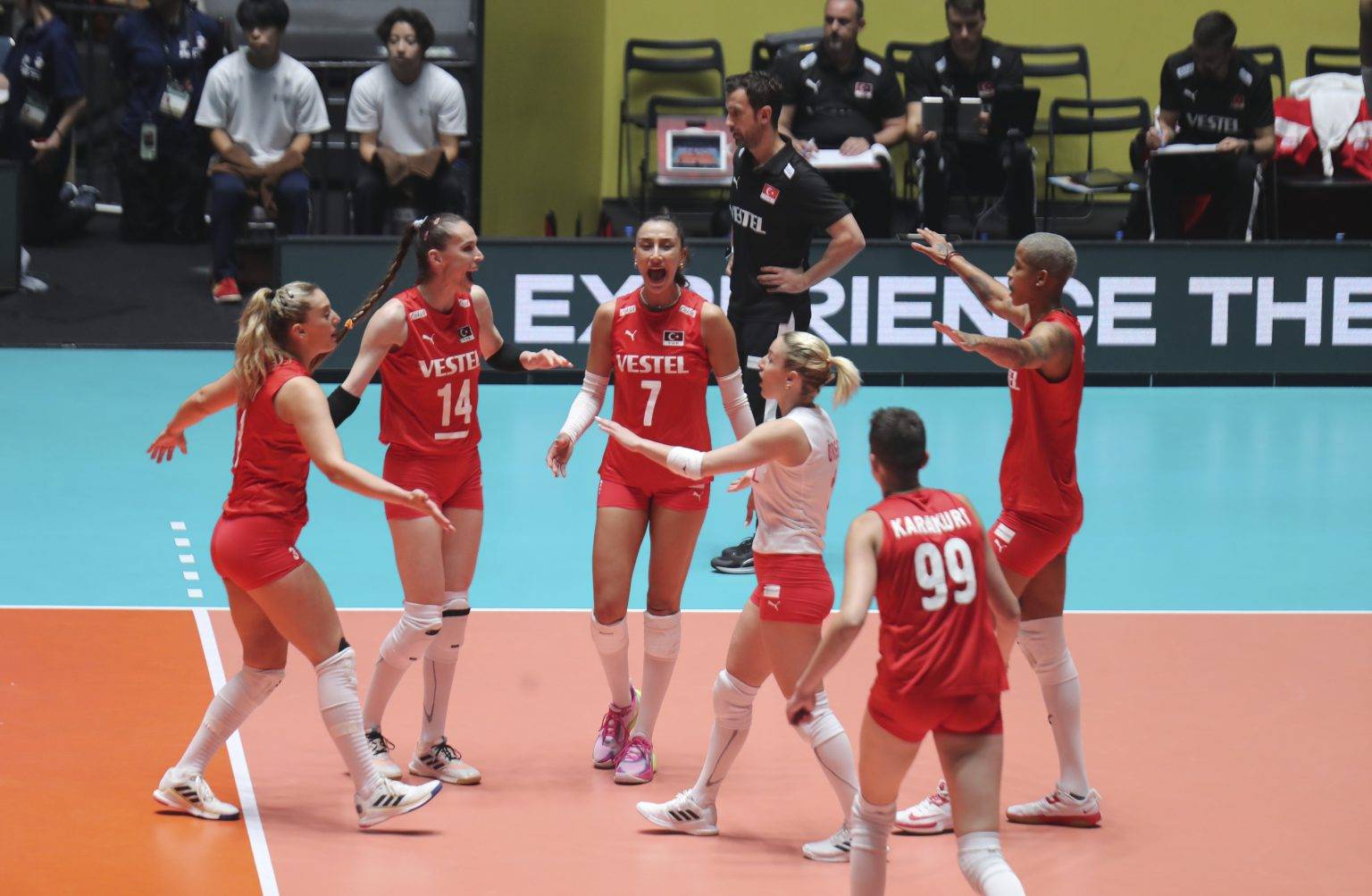 A Milli Kadın Voleybol Takımımız, 2024 Paris Olimpiyat Oyunları Elemeleri B Grubu beşinci maçında yarın (22 Eylül Cuma) Brezilya ile karşılaşacak.