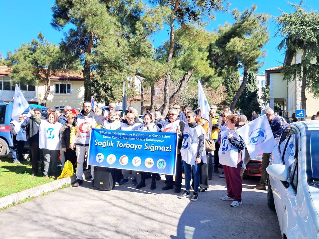 Tabip Odalarından Torba Kanun Teklifine Karşı Basın Açıklamaları: Torbadan Sağlık Yerine Ceza ve Anayasasızlaştırma Çıktı, Meclis’te Görüşülen Kanun Teklifi Derhal Geri Çekilmelidir!