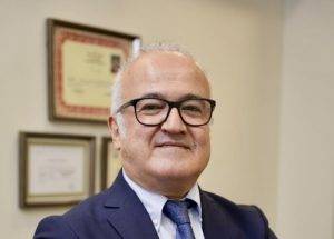 Timoma, timus bezinden kaynaklanan nadir bir kanser türüdür. Timus bezi,
