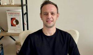 Özgüven, insanın kendine olan güven duygusunu ifade eder. Bu duygu,