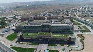 Türkiye genelinde şehir hastanelerinde yaşanan sorunlar, sağlık çalışanlarının çalışma koşullarına