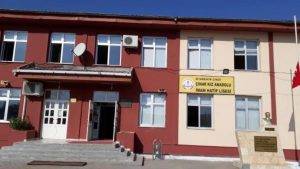 Eğitim ve Bilim Emekçileri Sendikası tarafından yapılan açıklamada Diyarbakır’ın Çınar