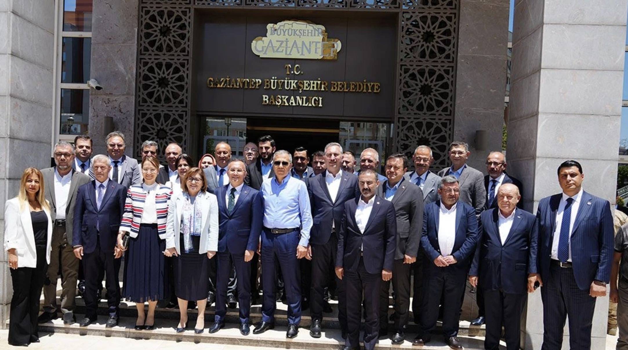İçişleri Bakanı Ali Yerlikaya, Gaziantep’te son günlerin tartışılan mevzuları ortasında