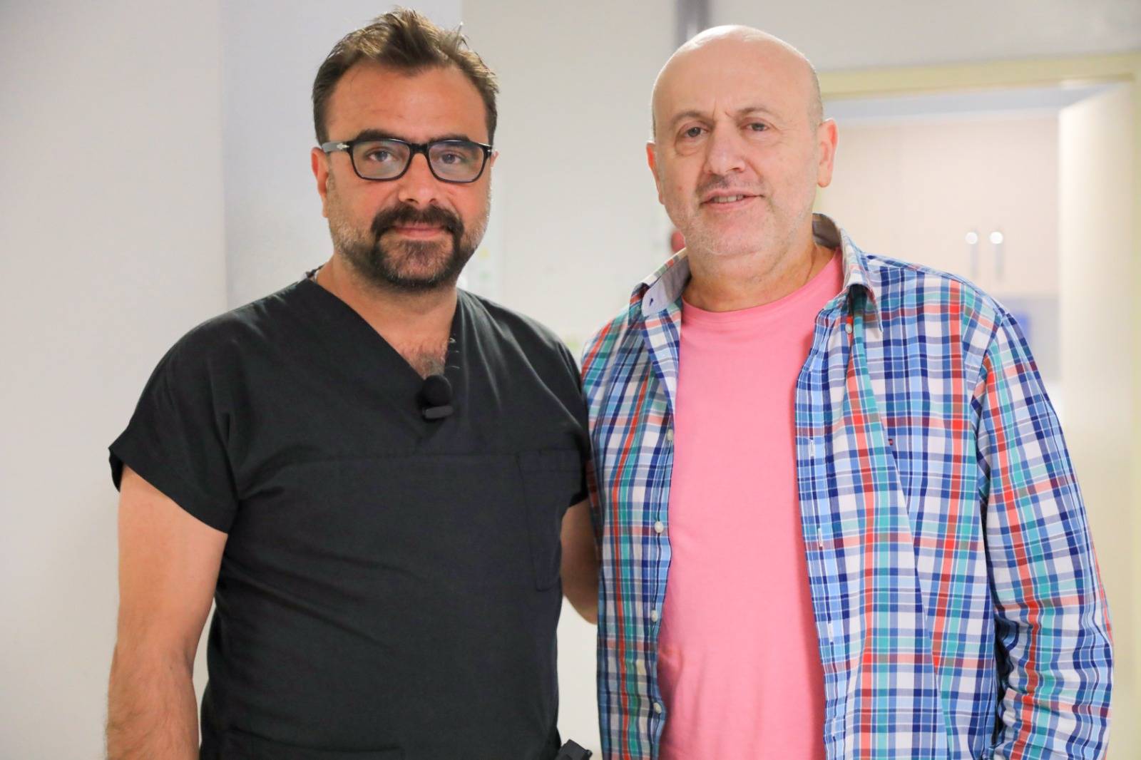 MS hastası Selçuk Özdere, omuriliğine takılan pil sayesinde acılarından kurtuldu.