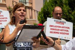 Aile Hekimleri ve Aile Sağlığı Merkezi çalışanları vergide adalet istiyor.