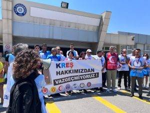 Ege Üniversitesi’nde çalışan işçi, memur, eğitimci, akademisyen ve sağlık profesyonelleri,