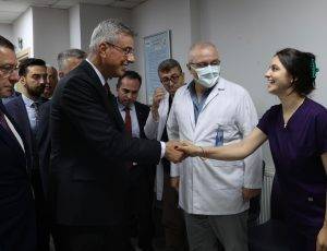 Sağlık Bakanı Kemal Memişoğlu, tepki çeken “Önce hasta memnuniyeti” açıklamasının