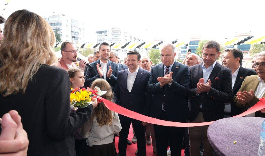 Çekirdeğe “Çiğdem” denilen İzmir’de, kentin yeni lezzet durağı Çiğdemci kapılarını