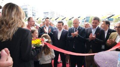 Çekirdeğe “Çiğdem” denilen İzmir’de, kentin yeni lezzet durağı Çiğdemci kapılarını