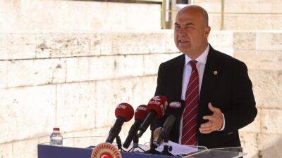 CHP’li Murat Bakan’dan THK Rektörü Ünsal Ban Soruları CHP İçişlerinden Sorumlu Genel Başkan Yardımcısı ve İzmir Milletvekili Murat