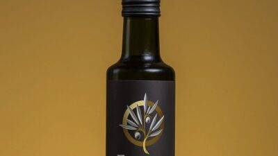 İzmir’de tamamen organik ve erken hasat yöntemleriyle üretilen Ergince Zeytinyağları,