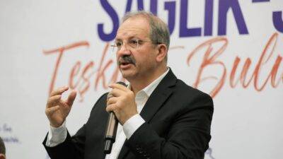 Kayseri’de konuşan Sağlık Sen Genel Başkan Mahmut Faruk Doğan, sağlık