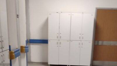 Buca Seyfi Demirsoy Hastanesi'nde Yoğun Bakım Ünitelerinde Soyunma Odası'nın olmaması