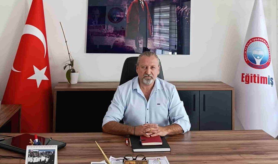 Bayrak, İstiklal ve Atatürk: Sembol ile İlkenin Ayrılmazlığı Eğitim İş İzmir 3 Nolu Şube Başkanı Barış Düdü, 'Bayrak,