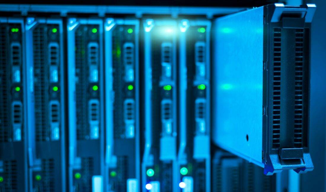 Bulut Yedekleme Teknolojisi... Günümüzde dijital dönüşümün hız kazanmasıyla birlikte veri