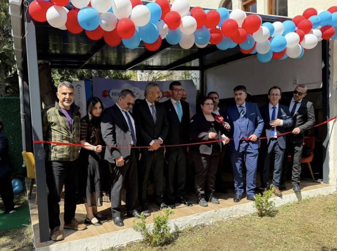 Hekim Birliği Sendikası, İstanbul Avrupa Yakası’nda yeni şubesini düzenlenen törenle