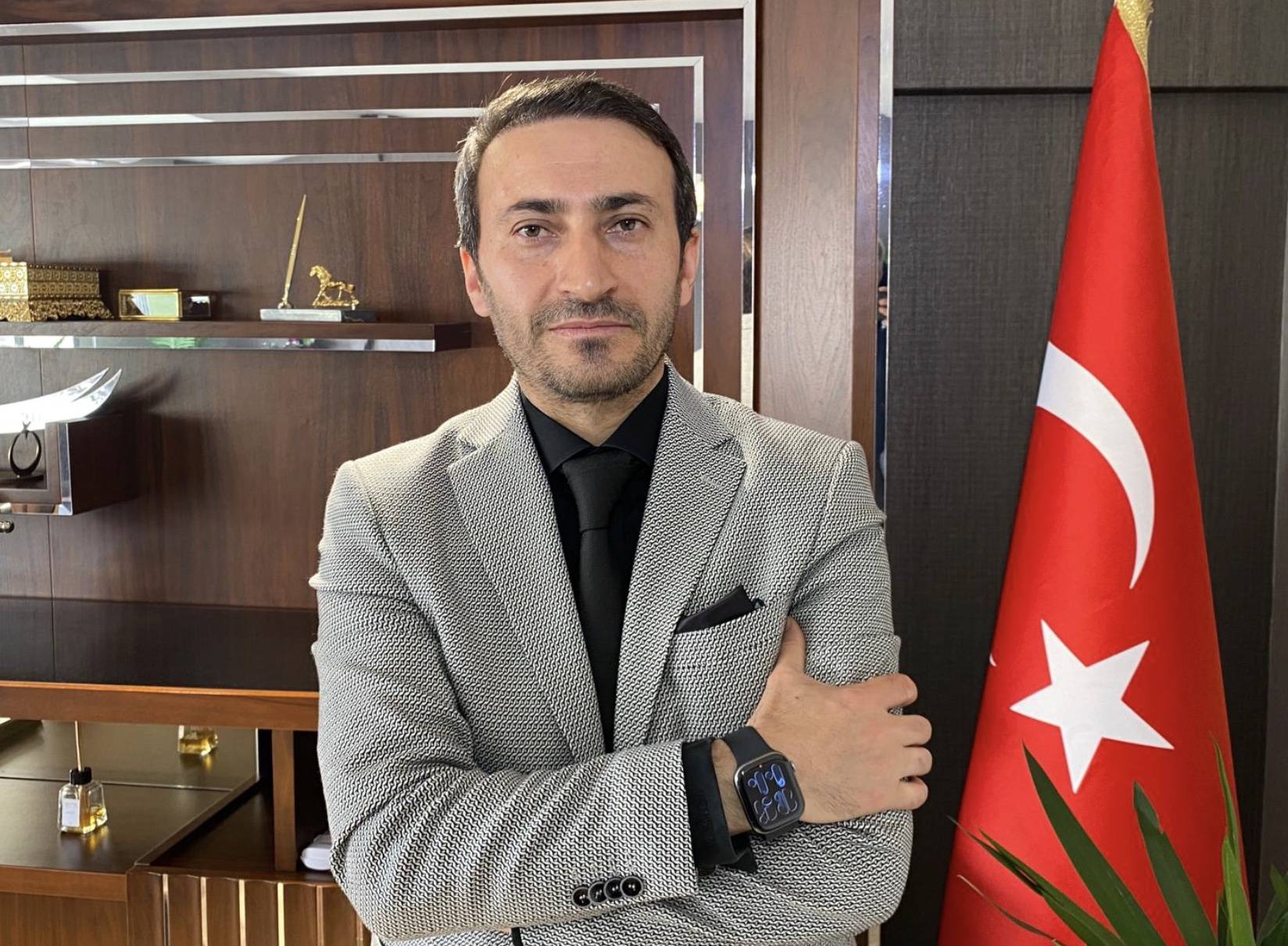 İzmir Barosu’na kayıtlı Avukat Sancaktar Devlet Özkul’un ismi ve fotoğrafının